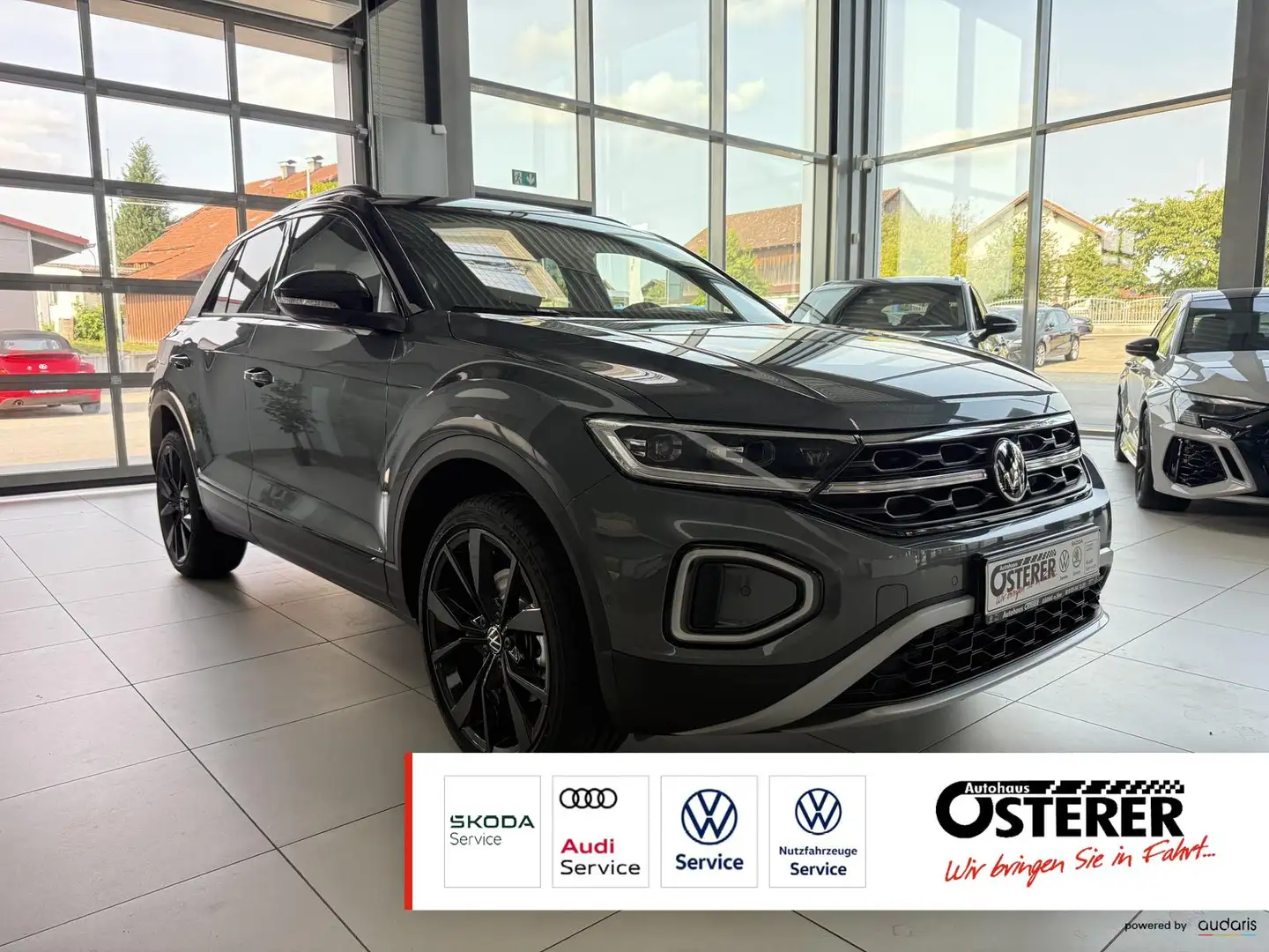 Volkswagen T-Roc 1.5 TSI Black Style-R-line 19 Zoll-DSG-AHK-IQ LIGH Gris - 1