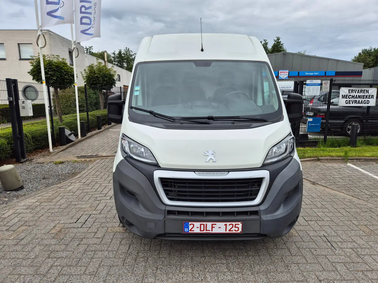 Peugeot Boxer L2H2 met inrichting €12.990 ex Blanc - 2