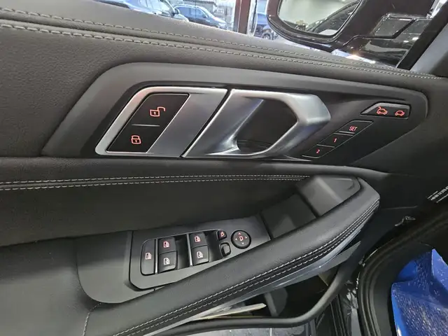 BMW X6 view 23