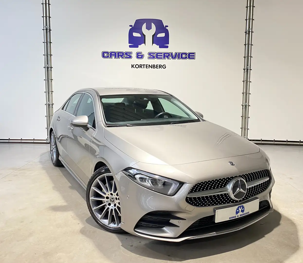 Mercedes-Benz A 250 - AMG, PDC, 19", LED, Cruise Ctrl, Navi, ... Or - 1