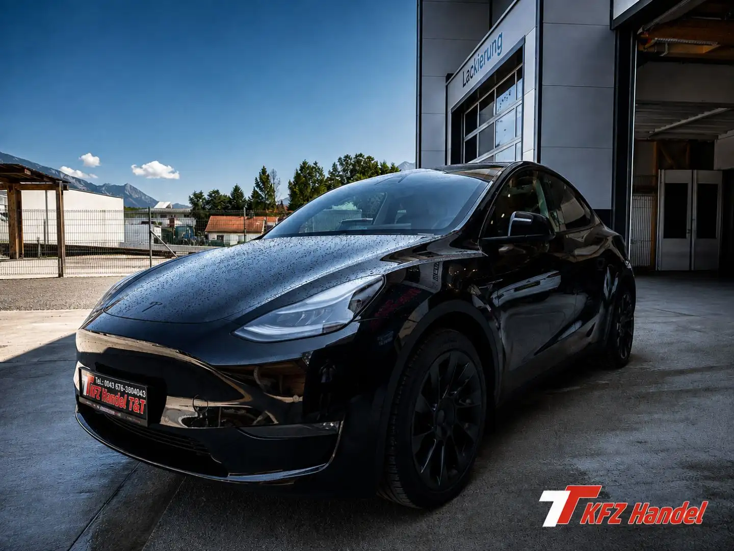 Tesla Model Y Long Range AWD Schwarz - 1