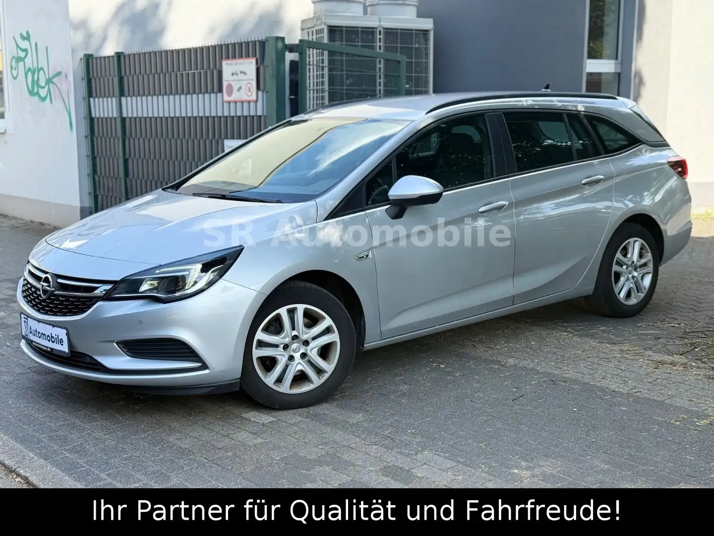 Opel Astra K Sports Tourer 2.HAND*KLIMA*NAVI*PDC Argent - 1