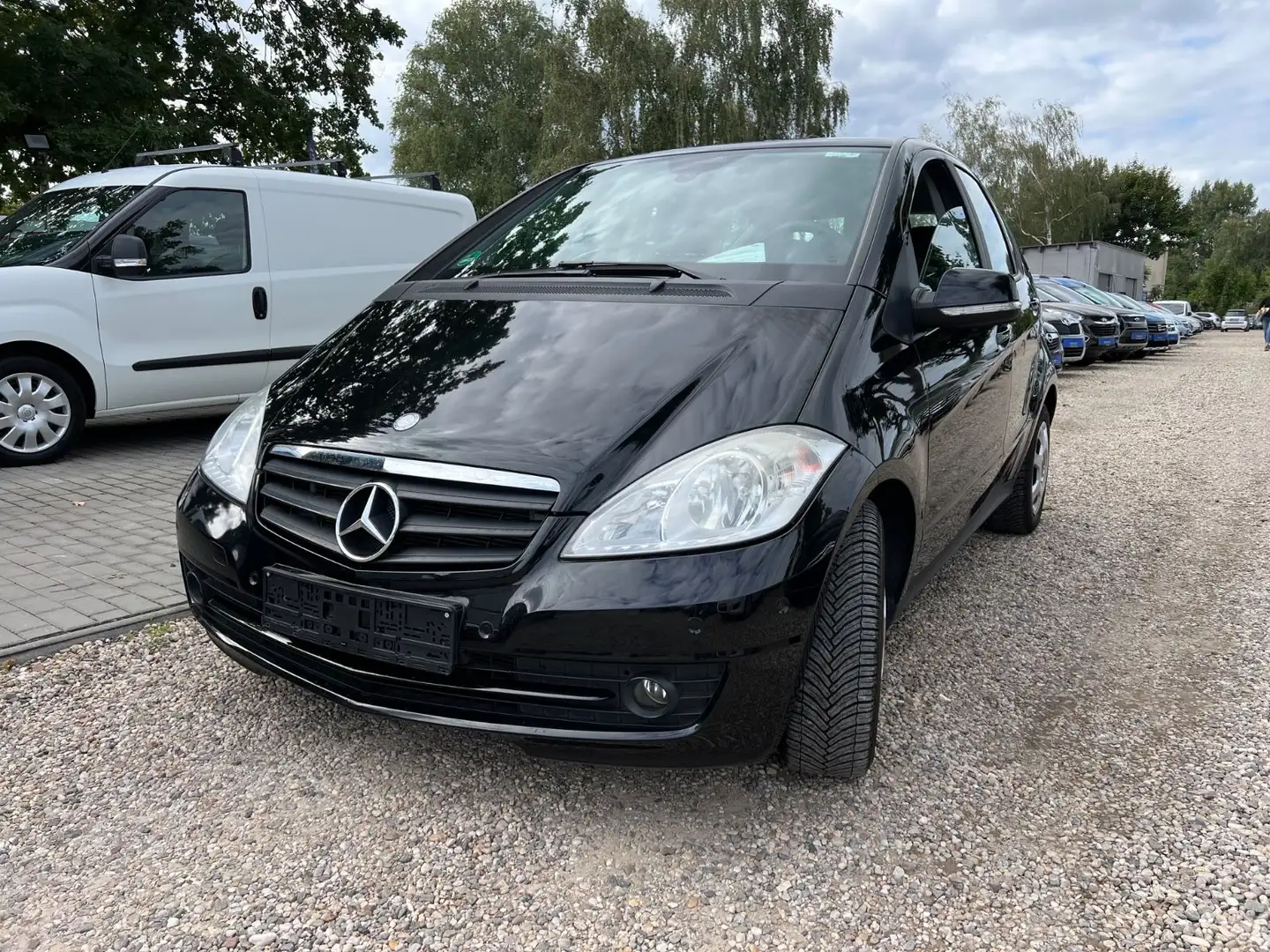 Mercedes-Benz A 160 A -Klasse A 160 AUTO,PDC,SHZ Schwarz - 1