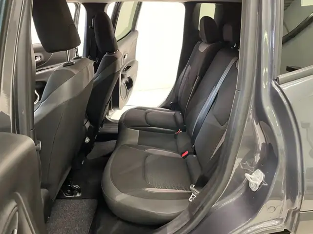 Jeep Renegade view 7