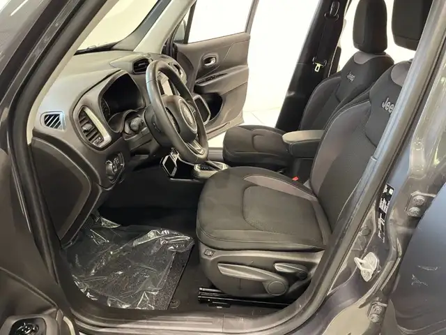 Jeep Renegade view 6