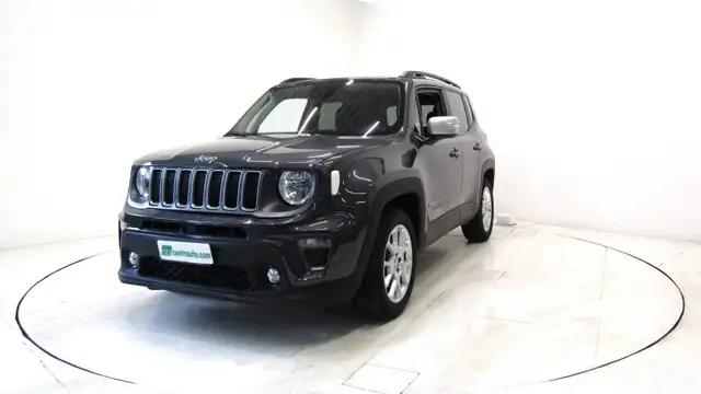 Jeep Renegade view 3