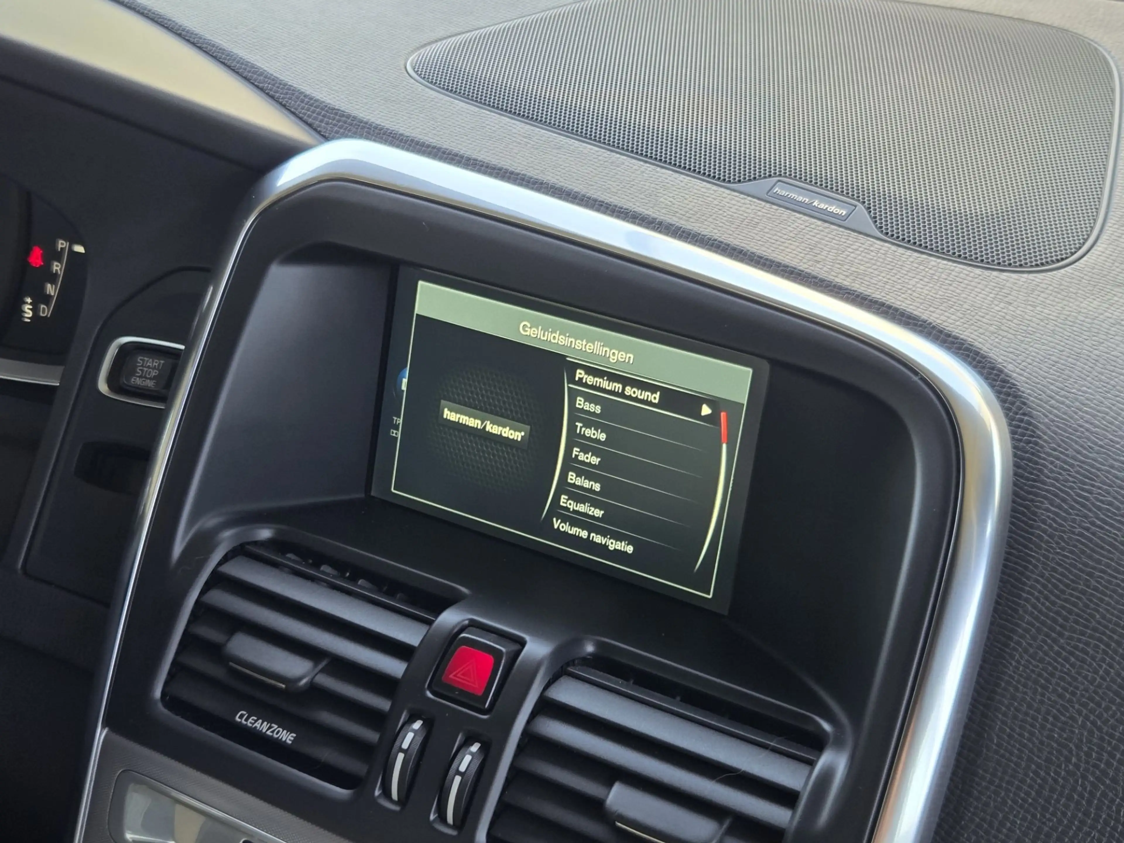 Volvo XC60 2.0 T5 Geartronic Summum | Trekhaak | Harman/Kardo — photo 15