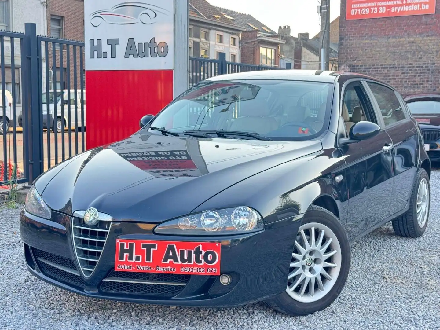 Alfa Romeo 147 1.9 JTD 16v Multijet Distinctive Blanc - 1