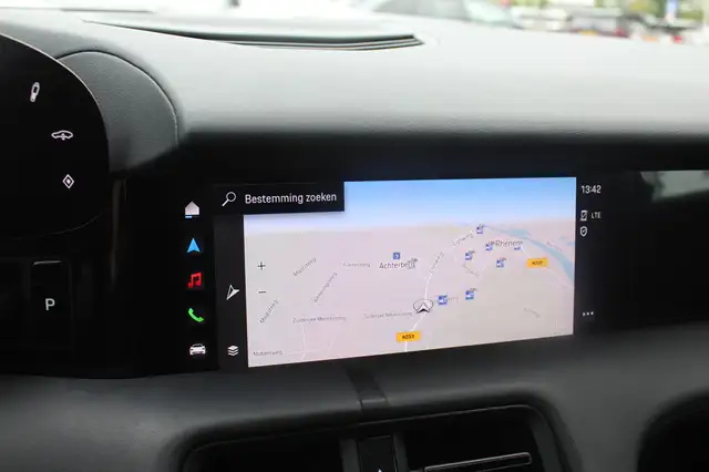 Porsche Taycan view 25