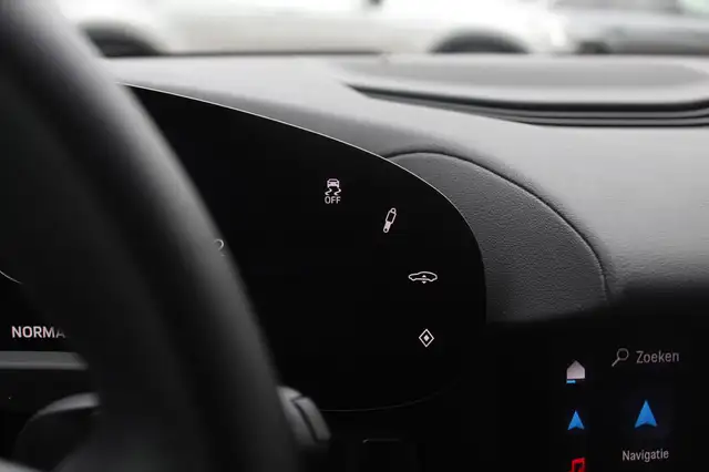 Porsche Taycan view 30