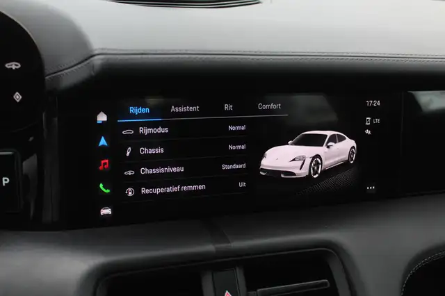 Porsche Taycan view 24