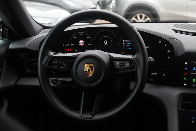 Porsche Taycan view 18
