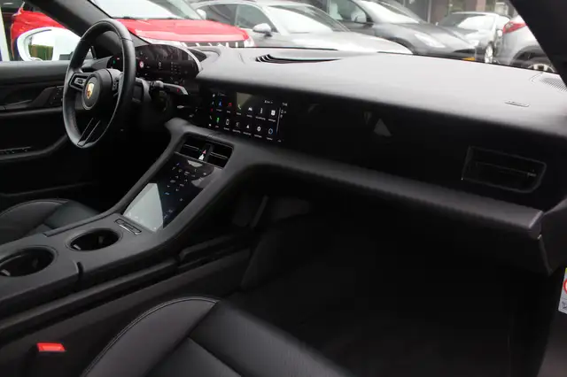 Porsche Taycan view 14