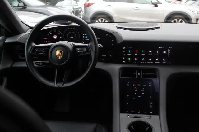 Porsche Taycan view 10