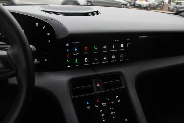 Porsche Taycan view 20