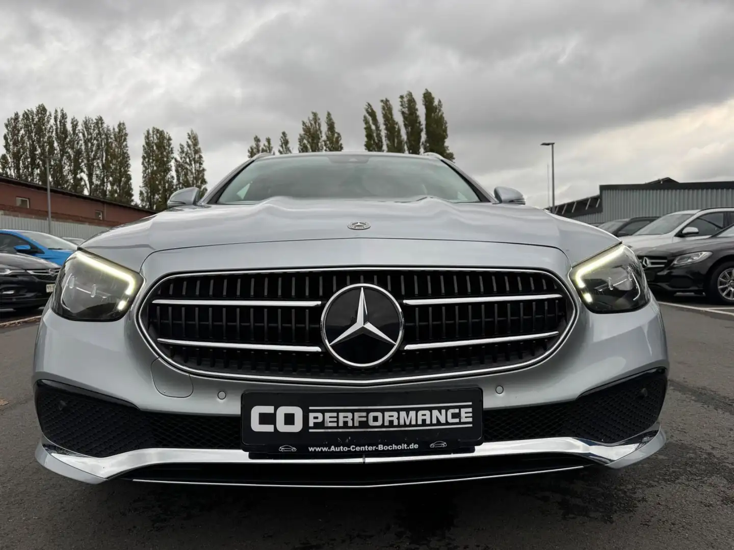 Mercedes-Benz E 220 d*LED*RFK*NETTO*TÜV27*NAVI*SITZH Argent - 2