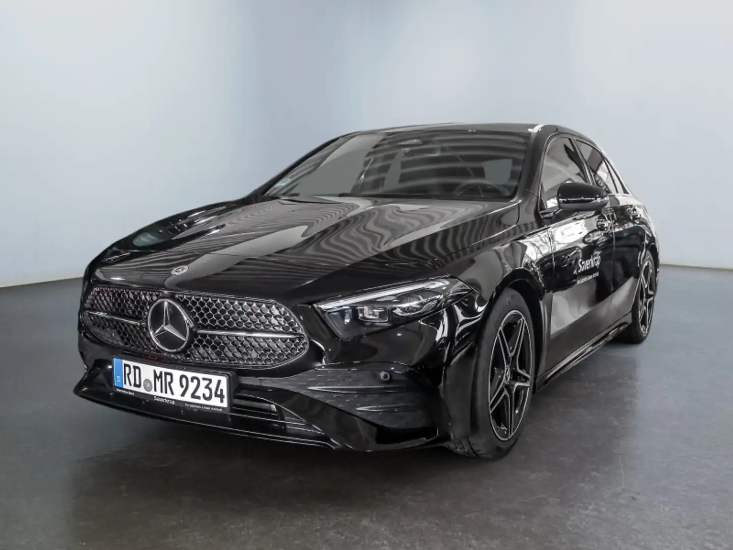Mercedes-Benz A 200 d AMG NIGHT SPUR AHK DISTR KAMERA PDC SHZ Schwarz - 2