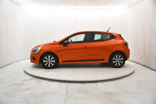 Renault Clio view 2