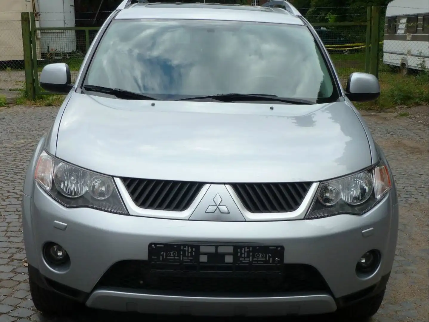 Mitsubishi Outlander Outlander Diesel 2.0 DI-D 4WD Inform Silber - 1