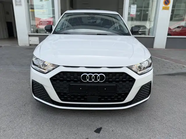 Audi A1 view 3