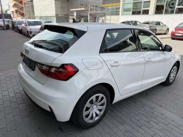 Audi A1 view 5