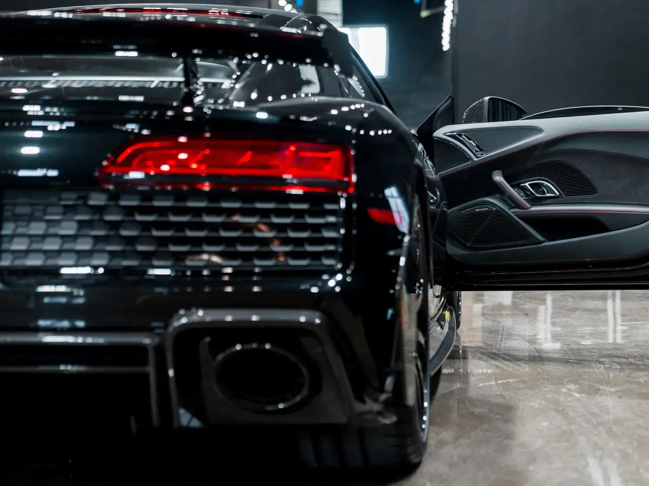 Audi R8 снимка Audi R8