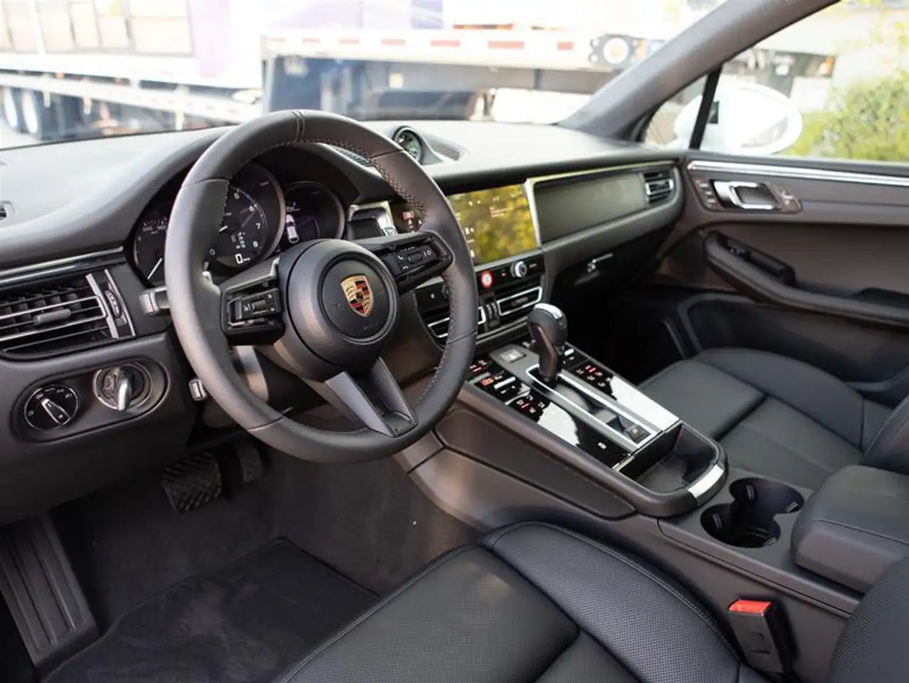 Porsche Macan снимка Porsche Macan