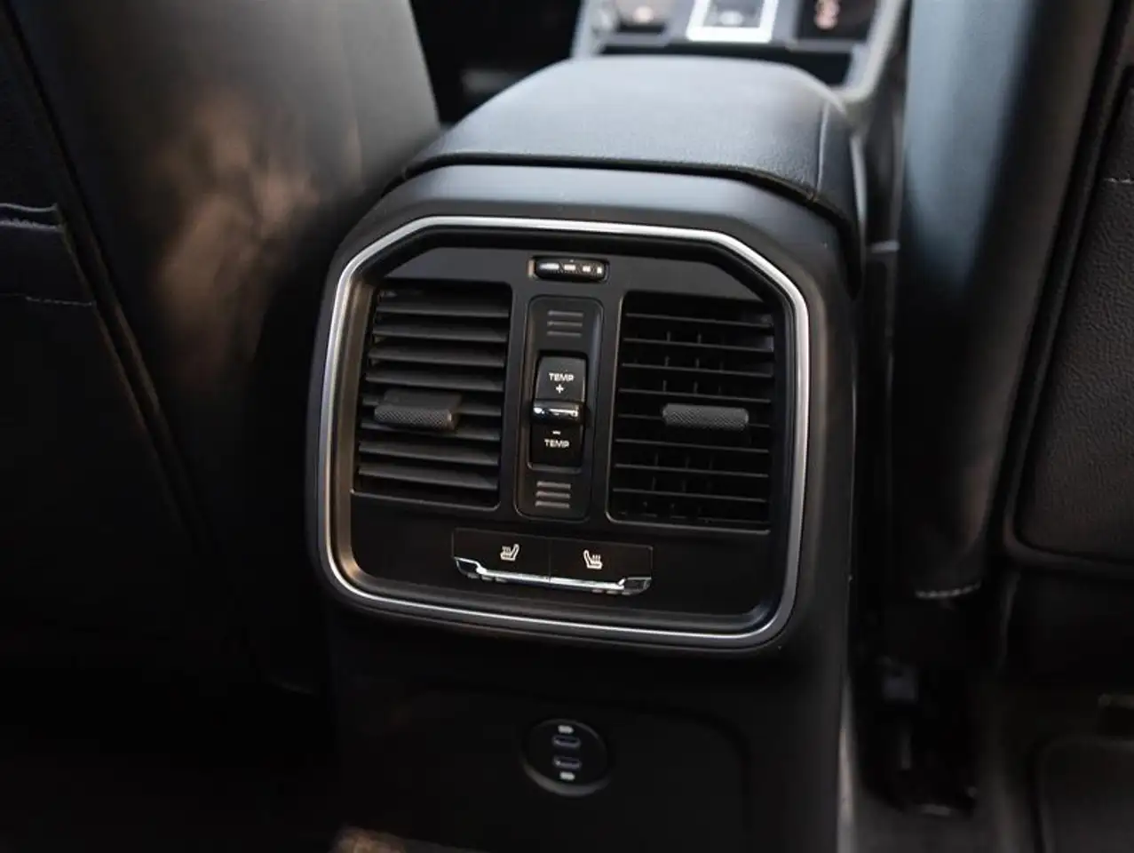 Porsche Macan снимка Porsche Macan