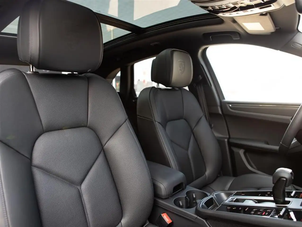 Porsche Macan снимка Porsche Macan