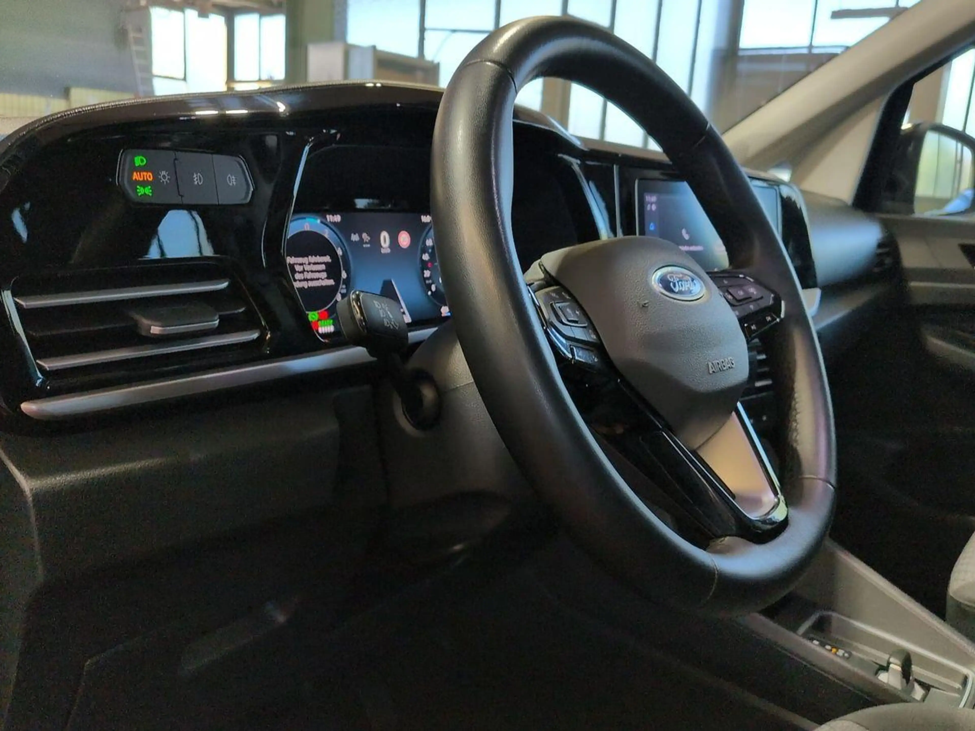 Ford Tourneo Connect Titanium 1.5L / Rückfahrkamera — photo 8