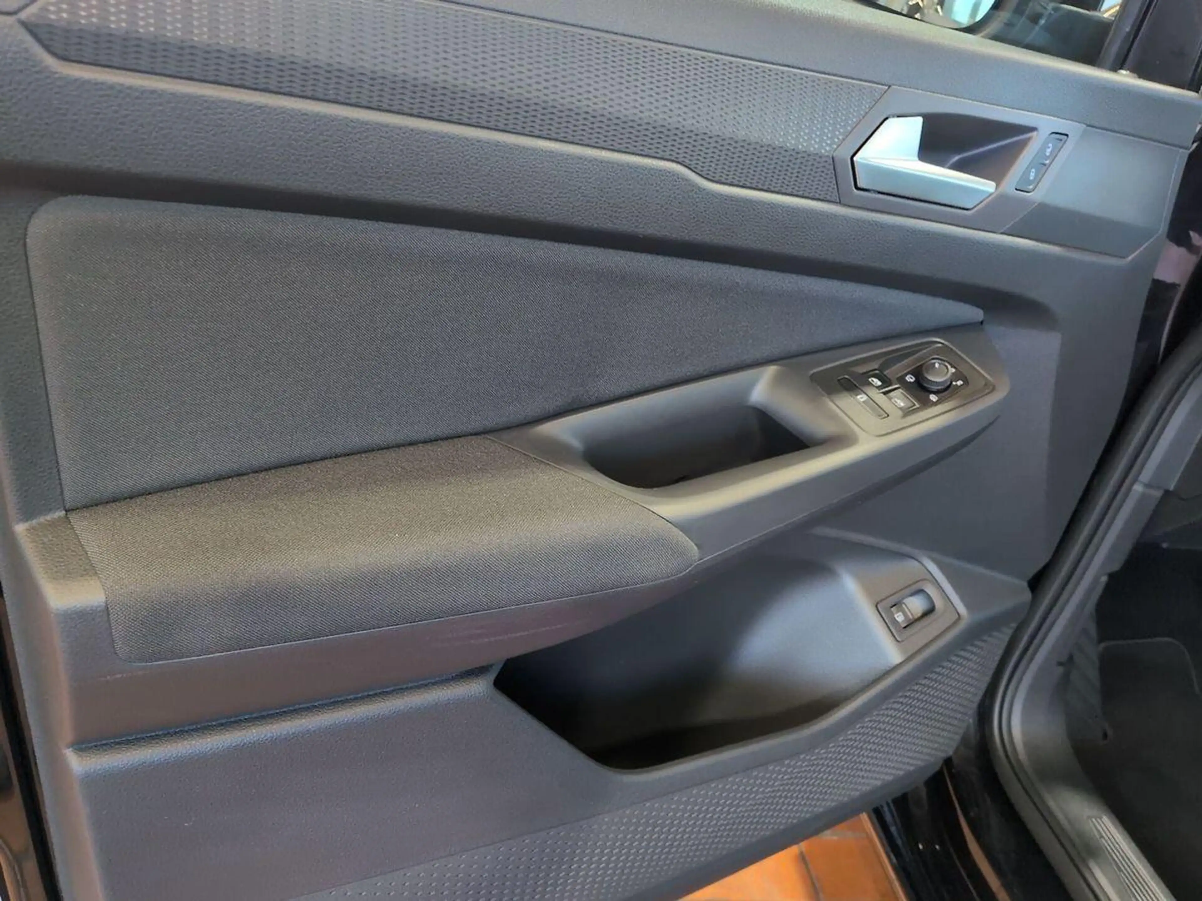 Ford Tourneo Connect Titanium 1.5L / Rückfahrkamera — photo 9