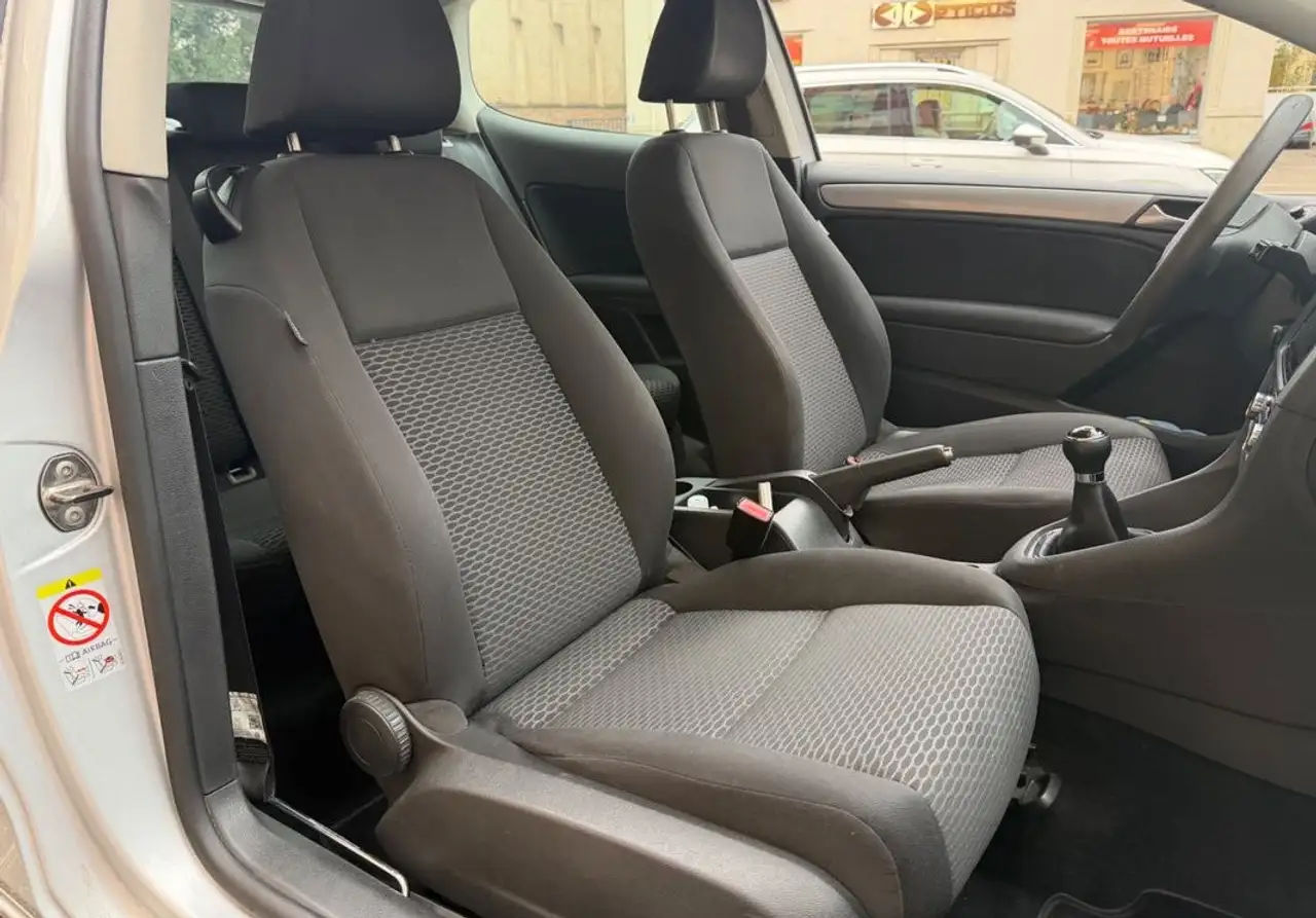 Volkswagen Golf Standard Model — photo 11
