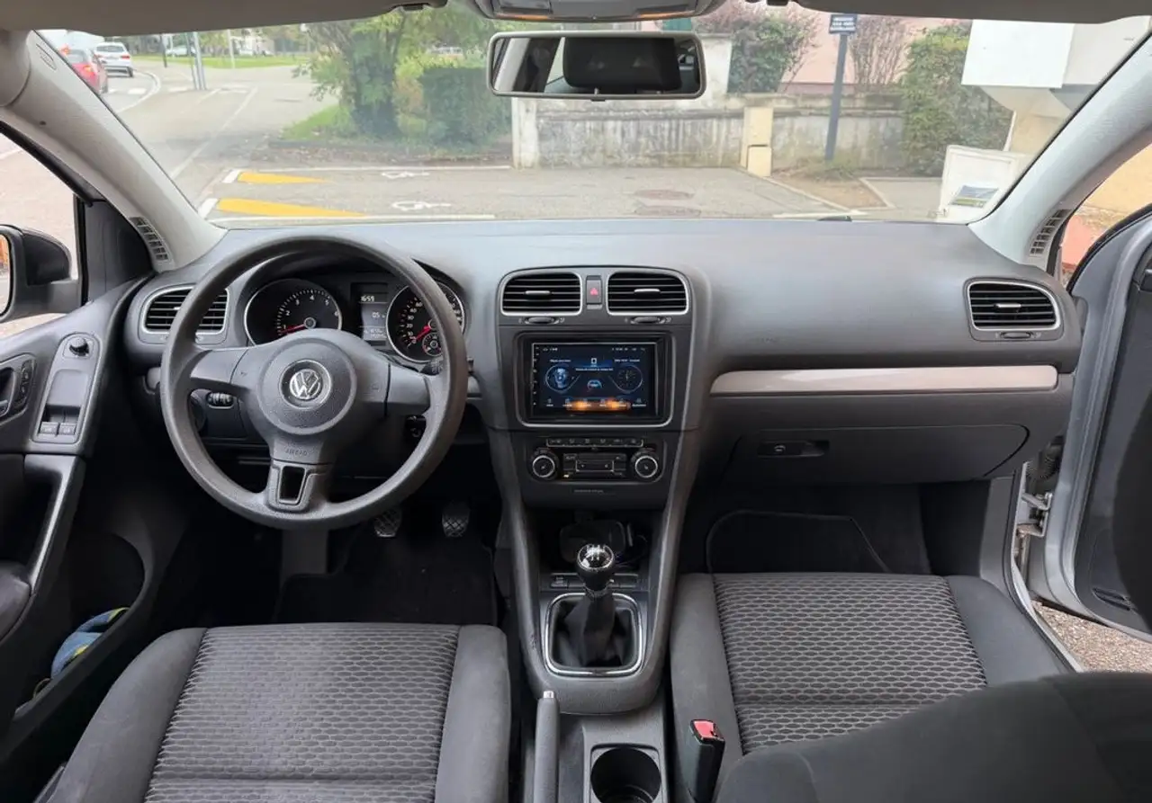 Volkswagen Golf Standard Model — photo 12