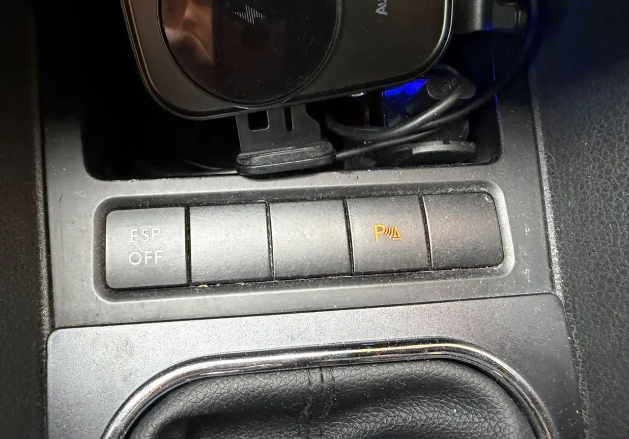 Volkswagen Golf Standard Model — photo 22