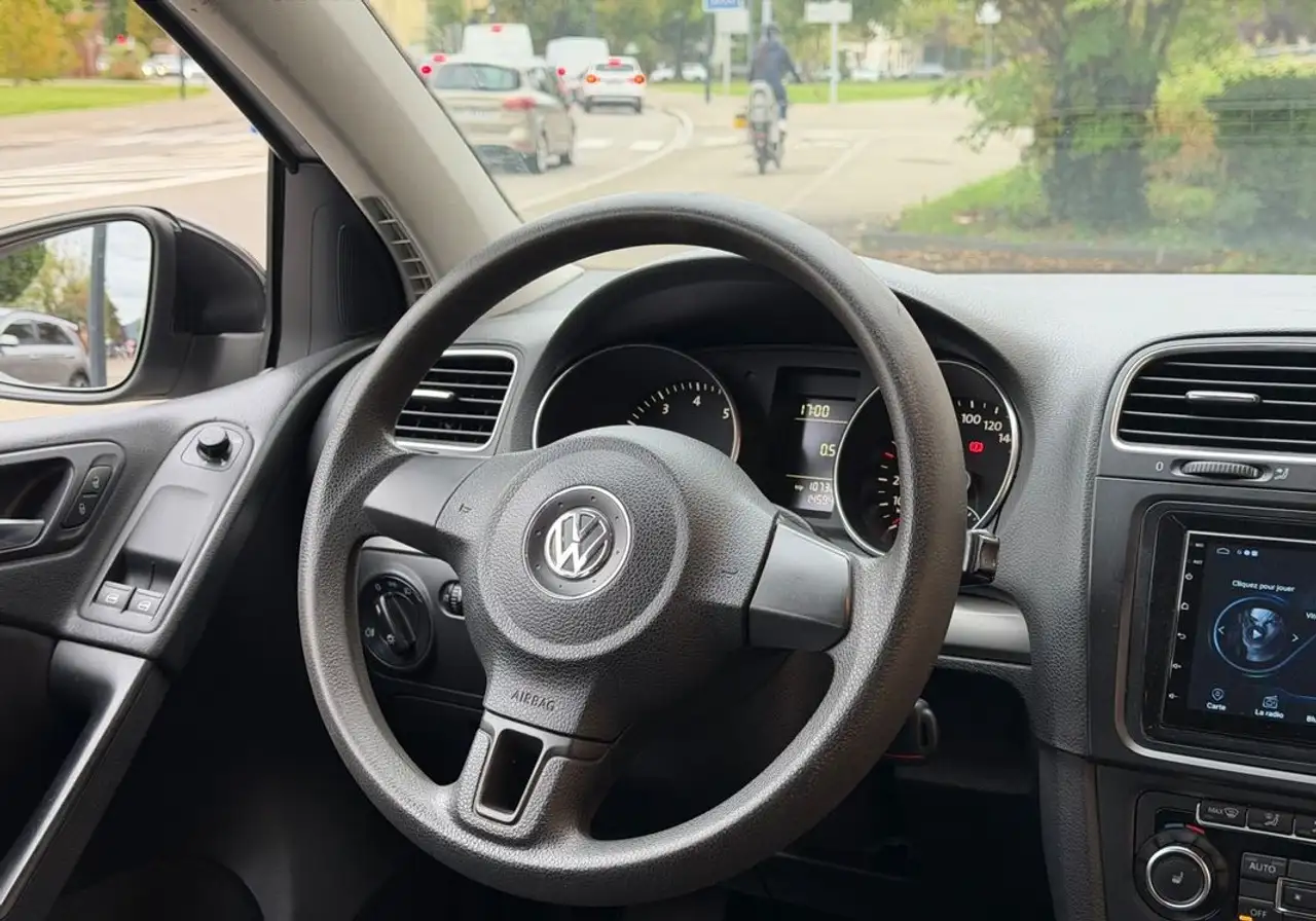 Volkswagen Golf Standard Model — photo 13