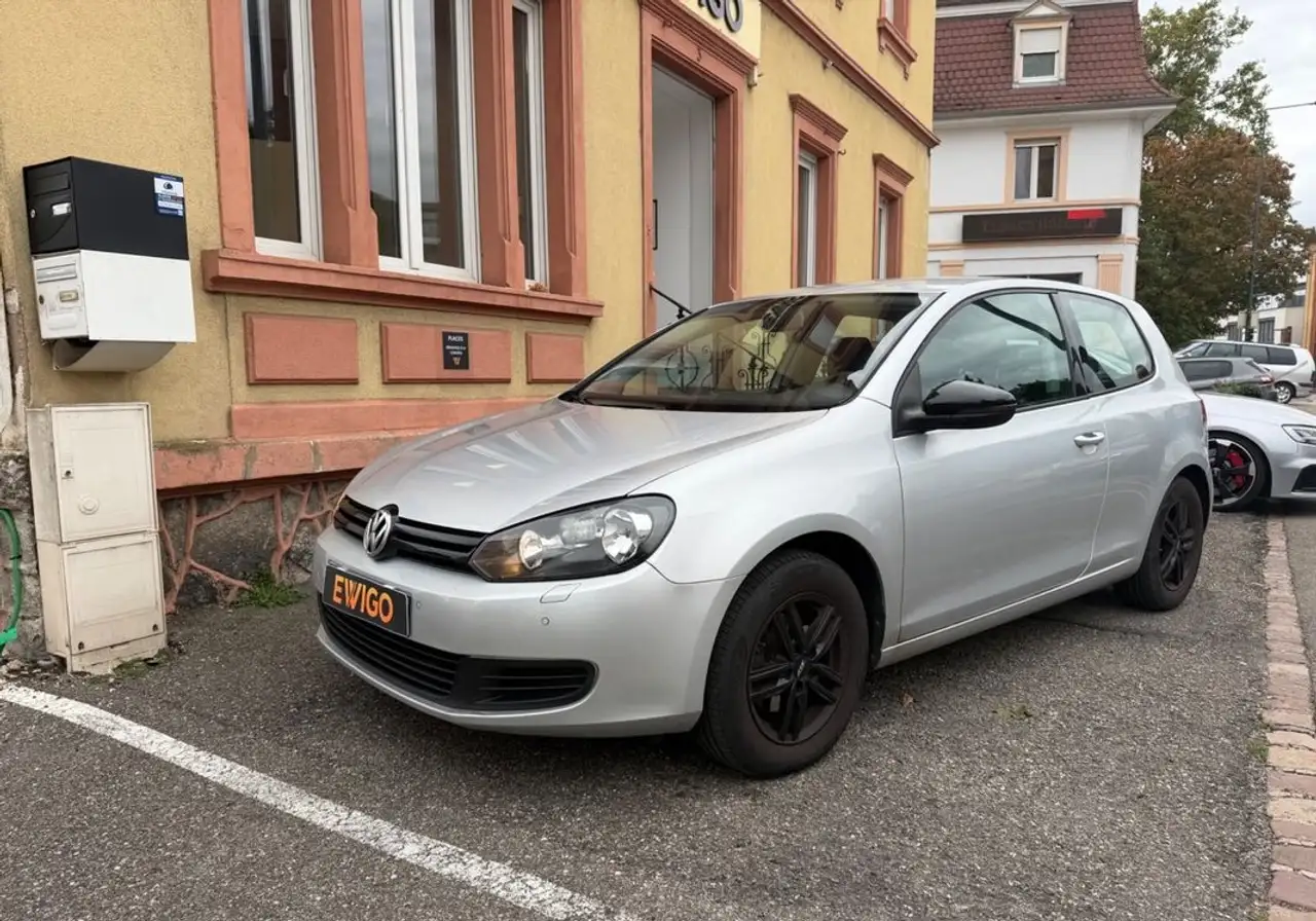 Volkswagen Golf Standard Model