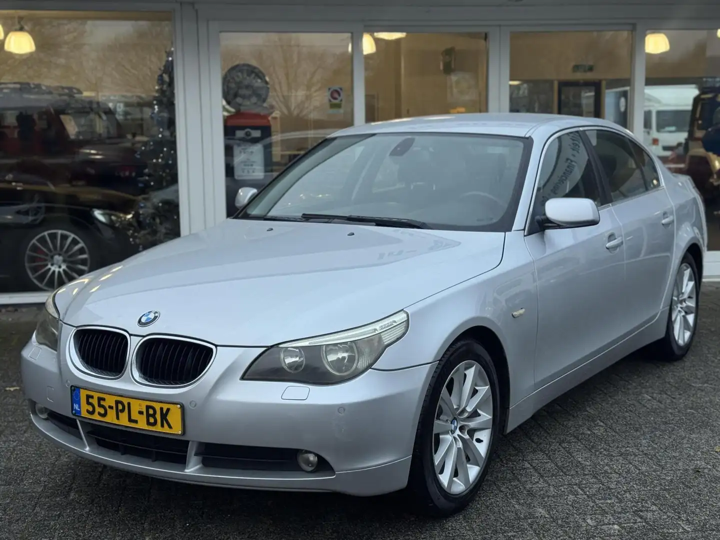 BMW 520 5-serie 520i 6 cilinder 170pk Automaat,Executive u Grijs - 2