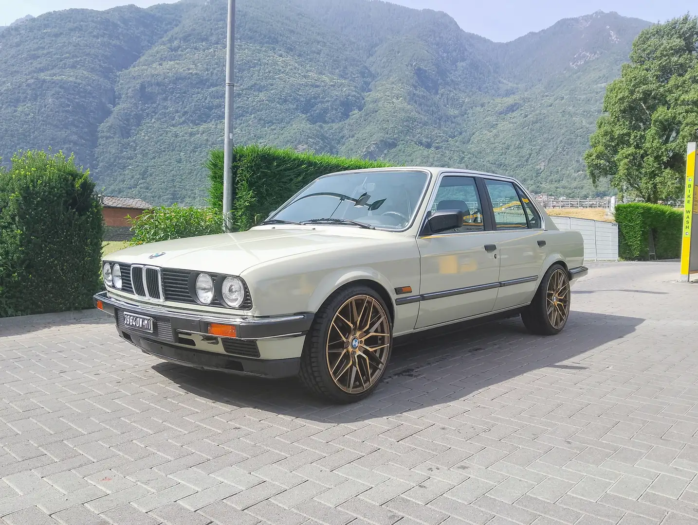 BMW 318 - 1