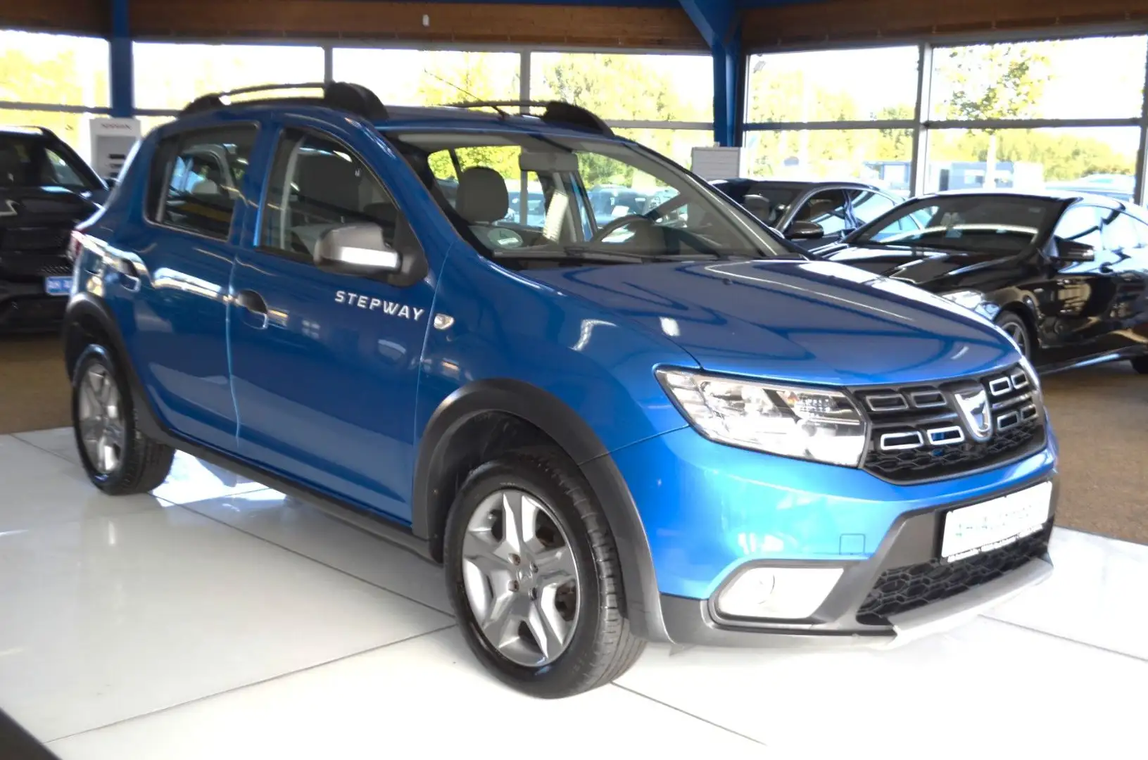 Dacia Sandero II Stepway Prestige AUTOMATIK / NAVI Blau - 2