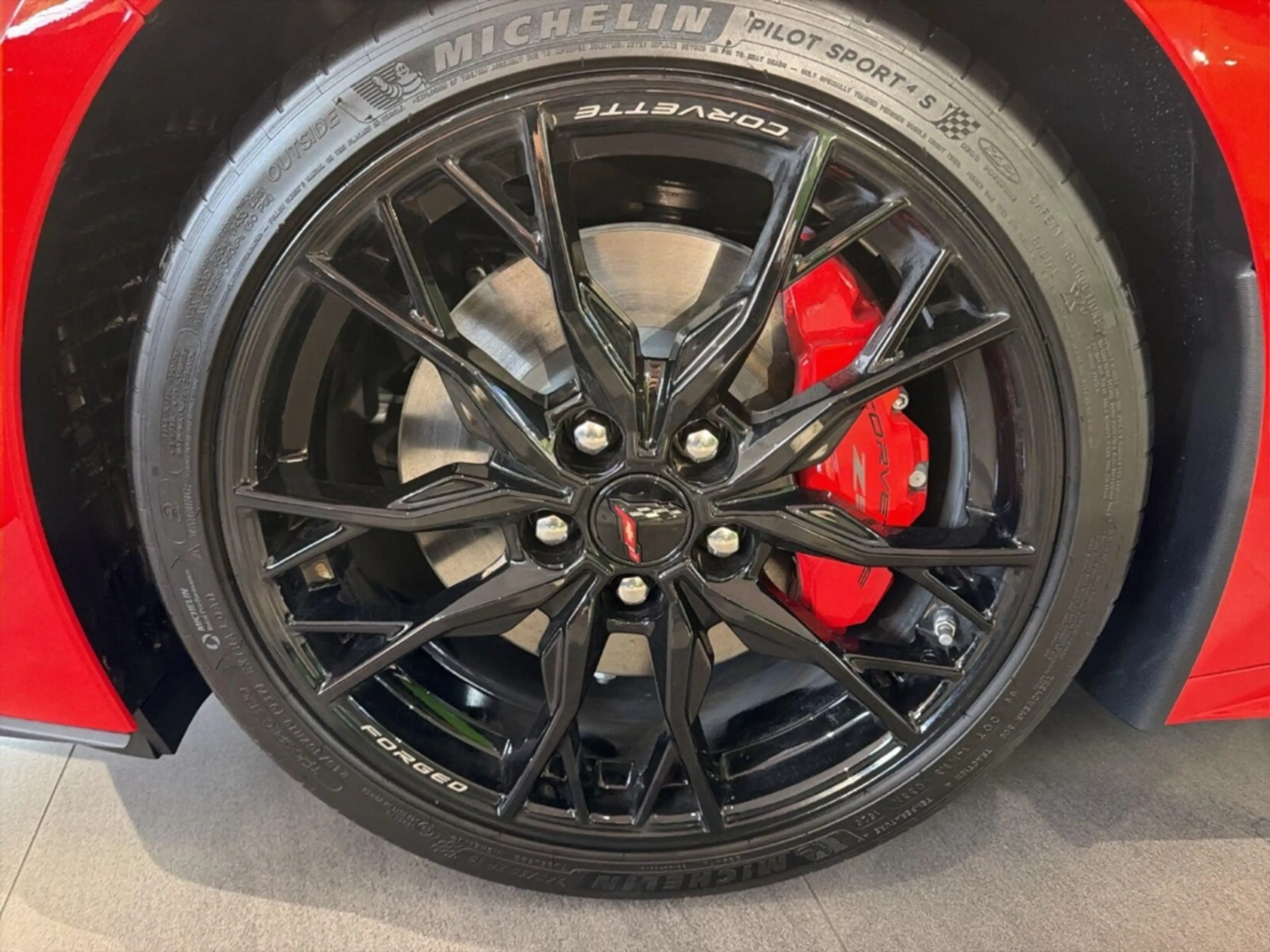 Corvette C8 Coupe 6.2 V8 MY26 3LT Facelift mit Werksgarantie — photo 9