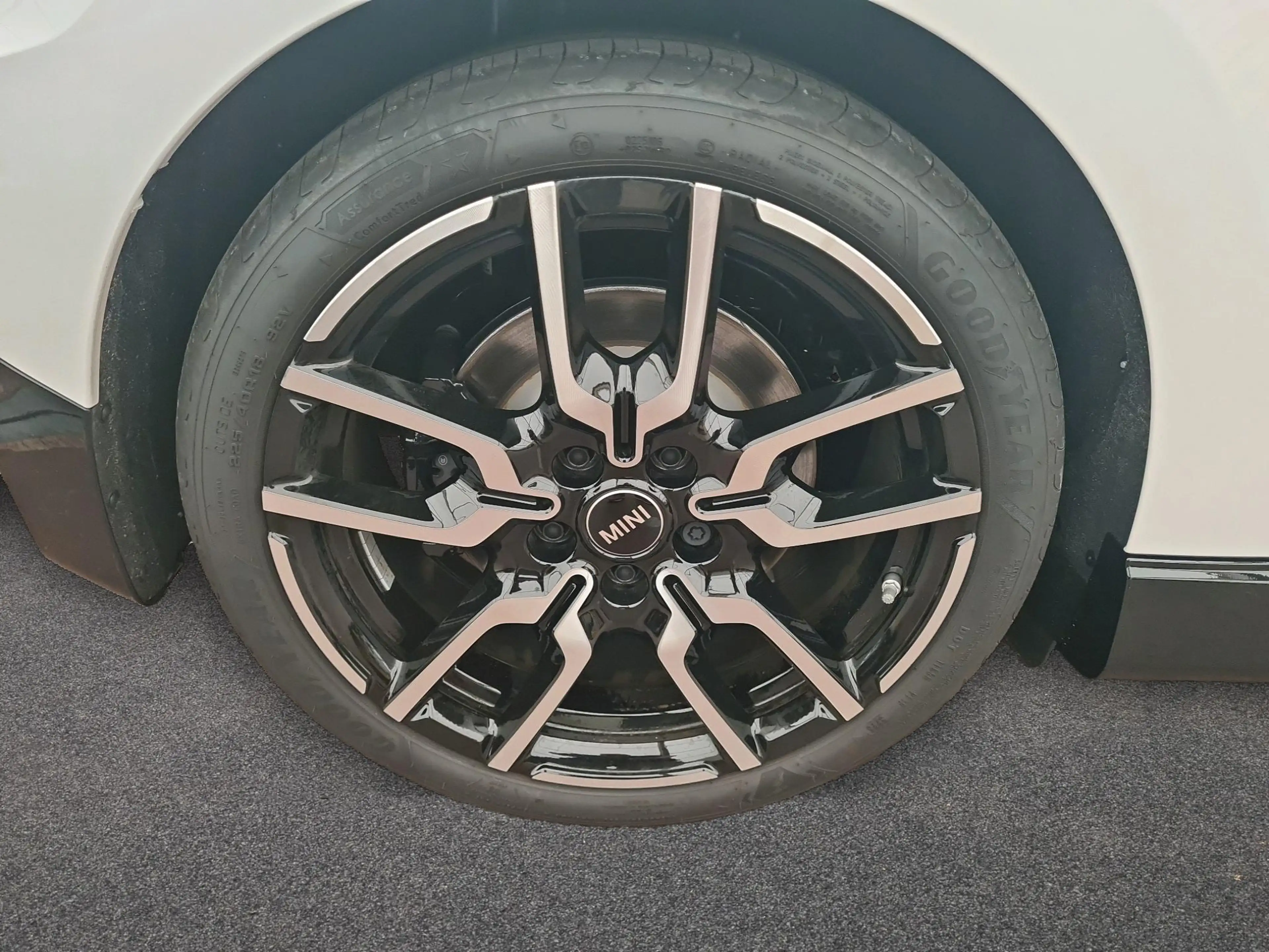MINI Cooper SE John Cooper Works Trim — photo 7