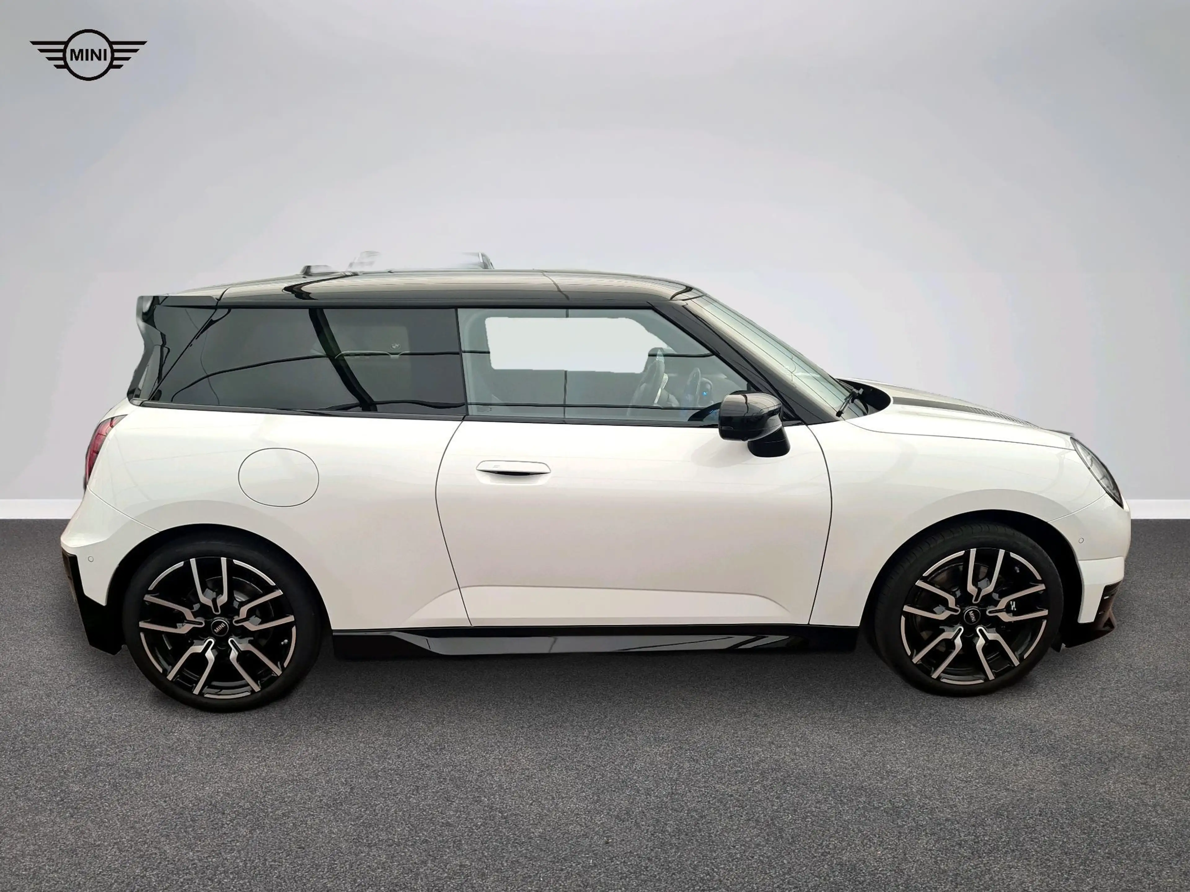 MINI Cooper SE John Cooper Works Trim — photo 2