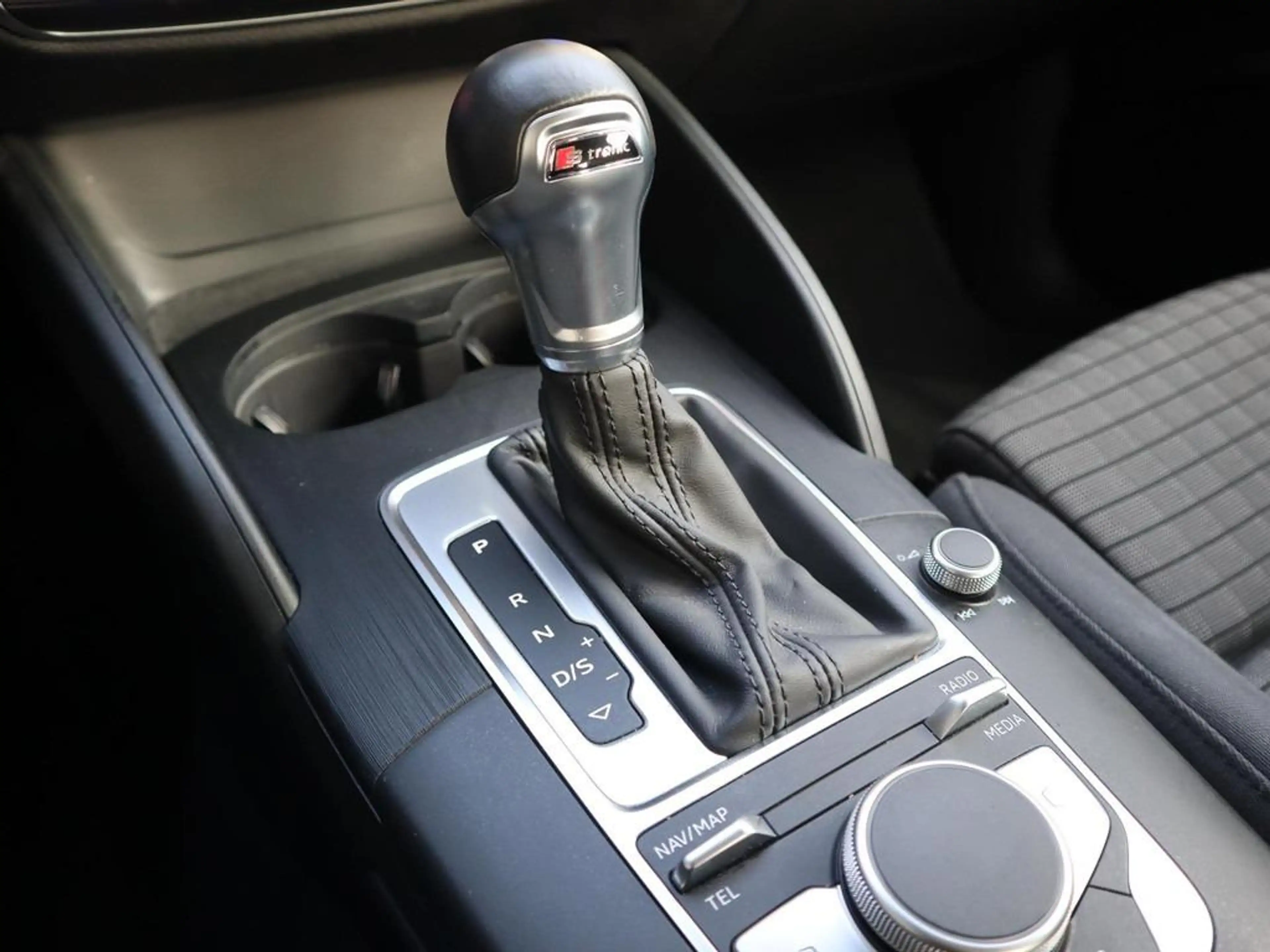 Audi A3 Limousine 35 TFSI Business edition | Clima | Cruis — photo 24