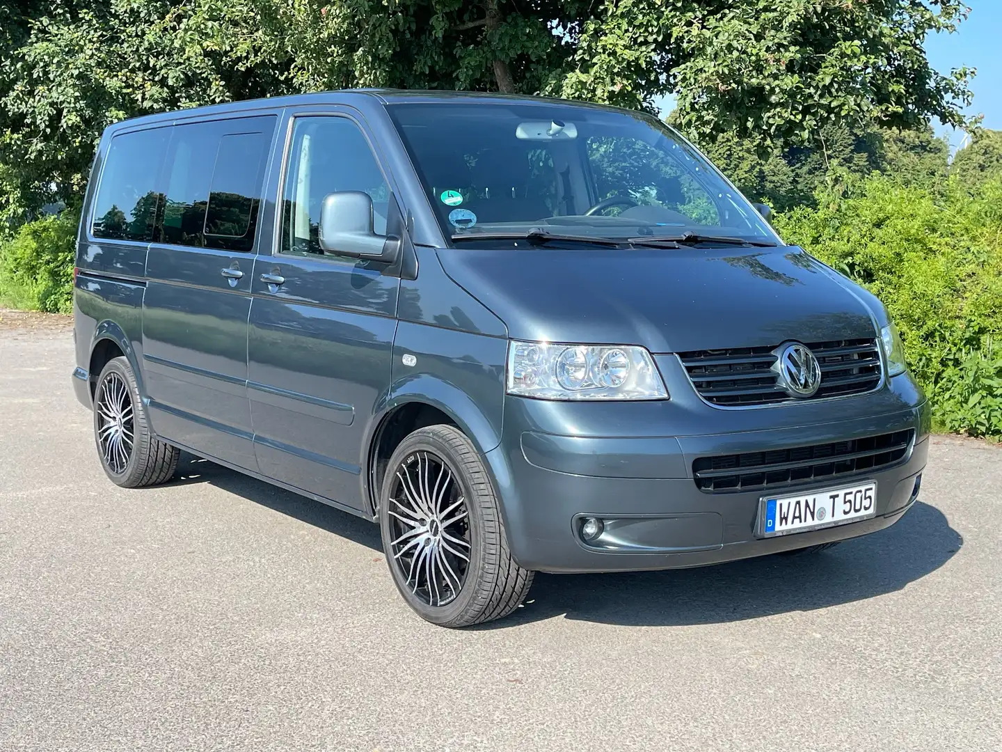 Volkswagen T5 Multivan Multivan Trendline Grau - 1