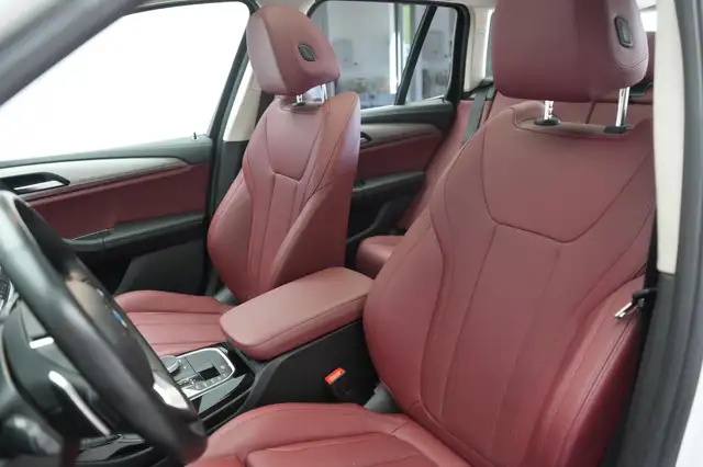BMW X3 view 11
