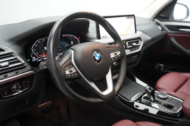 BMW X3 view 13