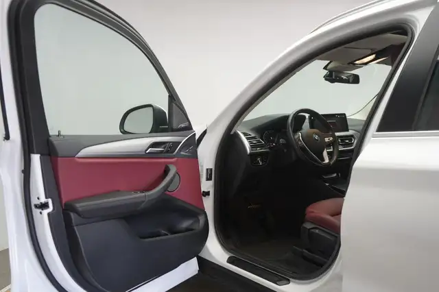 BMW X3 view 12