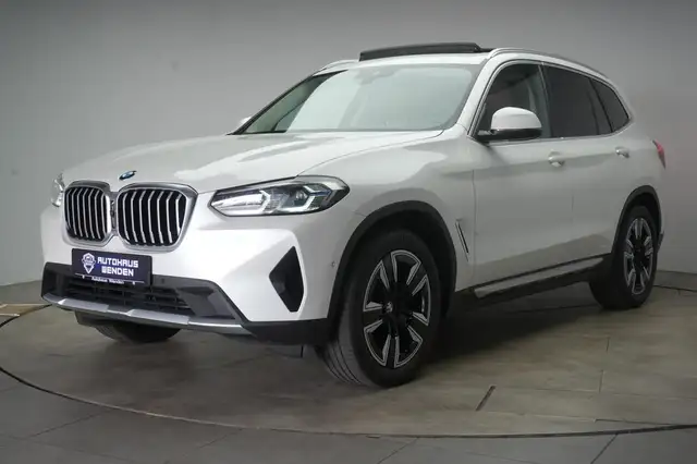BMW X3 view 2