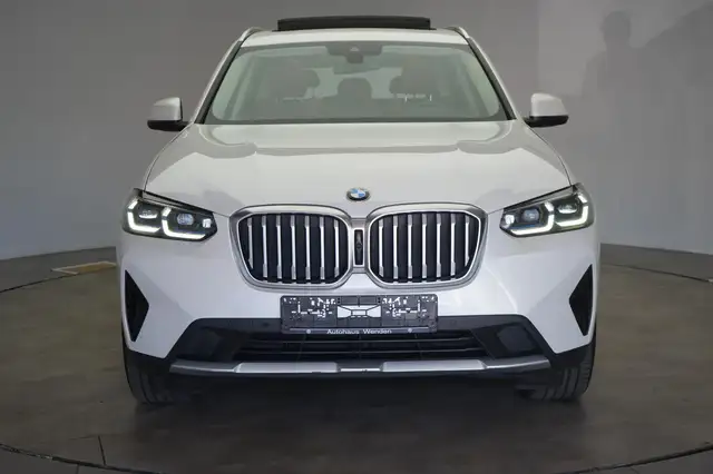 BMW X3 view 3