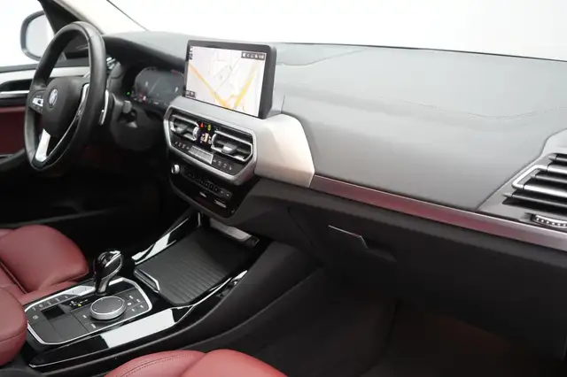 BMW X3 view 8